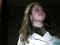 18 ans, Amateur, Éjaculation interne, Gym, Branlette thaïlandaise, De plein air, Pov, Public