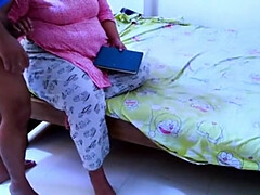 18, ぽっちゃり, デカ尻, 彼氏, インド人, 教師, ティーン, ユニフォーム