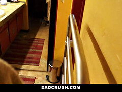 18 jahre, Paar, Schwanz, Sporthalle, Milf, Jungendliche (18+)