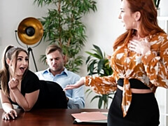 Grosser arsch, Grosser schwanz, Grosse titten, Blasen, Braunhaarige, Hundestellung, Büro