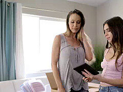 Европейки, Лесбиянка, Мастурбация, Милф, Молоденькие