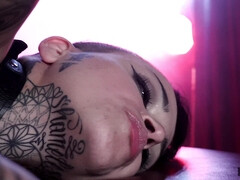 Жопа, Красотки, Большие сиськи, Сидя на лице, Волосатые, Пухлые соски, Тату, Сиськи