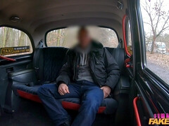 Tussi, Blasen, Britisch, Auto, Aufs gesicht abspritzen, Öffentlich, Muschi, Tätowierung