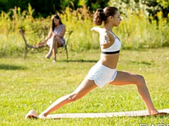 Лесбиянка, Белье, Мастурбация, Натуральные сиськи, На природе, Киски, Тощие, Стриптизерша