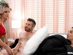 Cul, Bisexuelle, Sucer une bite, Doigter, Embrassement, Orgie, Chatte, Plan cul à trois