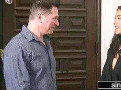 Sucer une bite, Brunette brune, Le plan cul à quatre, Embrassement, Fille latino