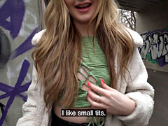 18 jahre, Leie, Tschechisch, Kehlenfick, Hundestellung, Piercing, Pov, Realität