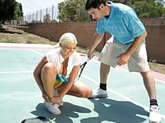 Gros cul, Grosse bite, Gros seins, Blonde, Sucer une bite, En levrette, Mère que j'aimerais baiser, De plein air