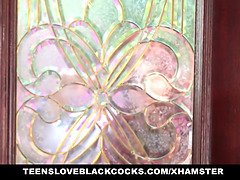 18 ans, Gros seins, Homme nu et filles habillées, Tir de sperme, Interracial, Rasée, Adolescente, Nénés