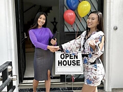 18 jaar, Aziatisch, Grote kont, Grote lul, Pijpbeurt, Natuurlijke tieten, Tiener, Tieten likken