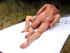ぽっちゃり, デカチン, フェラチオ, 中出し, なめる, 熟年, 淫乱熟女, アウトドア