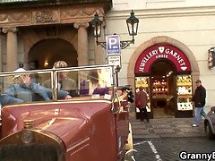 フェラチオ, 茶髪の, エロ熟女, イマラチオ, 熟年, 淫乱熟女, 母, 義母