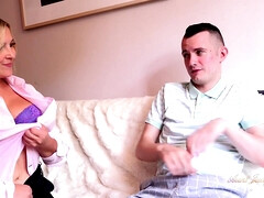 Culo grande, Tetona, Corrida, Corridas, Garganta profunda, Penetracion con dedos, Maduro, Calientapollas