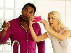 Schwarz, Blondine, Blasen, Interrassisch, Küssen, Lecken, Milf, Rasiert