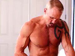 Pijpbeurt, Sperma shot, Daddy, Homo, Hardcore, Anaal likken, Tatoeage