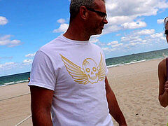 18, フェラチオ, 茶髪の, 大学生, 手コキする, アウトドア, 公共, 剃毛