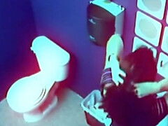 Amateur, Doigter, Masturbation, Public, Solo, Nénés, Toilettes, Uniforme