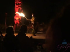 Enthousiasteling, Kont, Pijpbeurt, Jurk, Toeschietreflex, Latijnse vrouw, Gezichtspunt, Geschoren