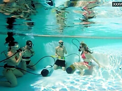 Chica, Hembra, Sexo duro, Húngaro, Público, Coño, Ruso, Bajo el agua