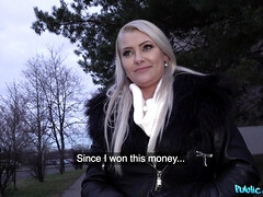 Mamada, Sexo duro, Tacones, Cuero, Tetas naturales, Al aire libre, Público, Tetas