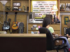 Sexy amateur pounded by nasty pawn dude