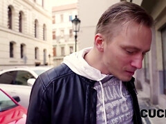 Grosse titten, Milf, Geld, Realität, Strümpfe, Tätowierung, Titten, Ehefrau