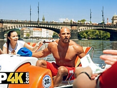 Bruinharig, Mollig, Man die toekijkt, Tsjechisch, Hd, Geld, Buiten, Gezichtspunt