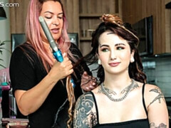 Брюнетки, Мастурбация, Натуральные сиськи, Тощие, Соло, Стриптизерша, Тату, Сиськи