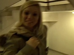 Lieveling, Blond, Pijpbeurt, Auto, Sperma in gezicht, Buiten, Gezichtspunt, Openbaar