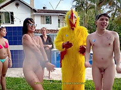 18, 素人, 茶髪の, カップル, 乱交, アウトドア, プール, 公共