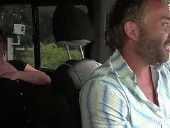 Wohlbeleibte schöne frauen, Grosse titten, Blasen, Auto, Handjob, Riesig, Reif, Polizei