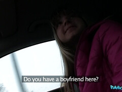 Amateur, Sucer une bite, Voiture, Mignonne, Argent, De plein air, Pov, Public