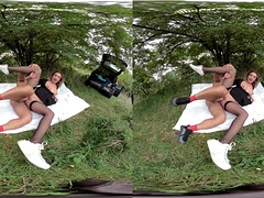 Amateur, Brunette brune, Hard, Public, Réalité