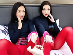 18 jaar, Grote kont, Grote lul, Grote mammen, Pijpbeurt, Bruinharig, Nylonstof, Tiener