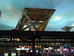 Leie, Grosse titten, Braunhaarige, Milf, Rasiert, Dusche, Dürr, Tätowierung