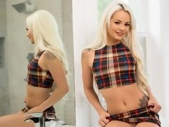 Blonde, Sucer une bite, En levrette, Branlette thaïlandaise, Hard, Masturbation, Adolescente, Nénés