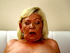 Blonde, Faciale, Lingerie, Masturbation, Mature, Chatte, Surprise, Mouillée