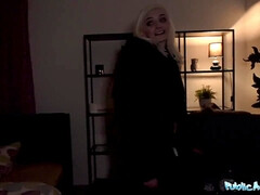 Blond, Pijpbeurt, Hondjeshouding, Hardcore, Mager, Student, Tiener, Tieten likken