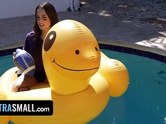 18, 素人, 茶髪の, イマラチオ, 手コキする, ハードコア, 小柄, ティーン