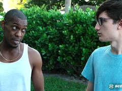 Tetas grandes, Bikini, Rubia, Semen en la boca, Doble penetracion, Grupo, Maduro, Tragarse