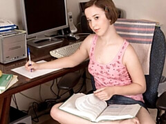 Amateur, Gros cul, Gros seins, Doigter, Rasée, Cheveux courts, Solo, Dénudage