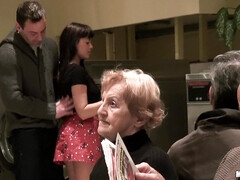 Amateur, Grosse bite, Sucer une bite, Brunette brune, Faciale, Poilue, Branlette thaïlandaise, Pov