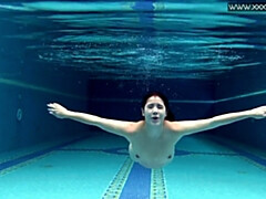 18 ans, Bikini, Tchèque, De plein air, Piscine, Public, Maillot de bain, Adolescente