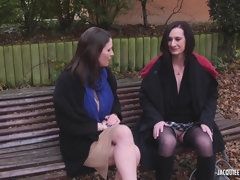 Enthousiasteling, Pijpbeurt, Bruinharig, Sperma shot, Groep, Hardcore, Kut duiken, Kousen