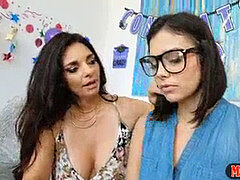 Lesbienne, Mère que j'aimerais baiser, Adolescente