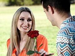 18 jaar, Grote kont, Grote lul, Grote mammen, Blond, Pijpbeurt, Hondjeshouding, Tieten likken