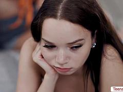 Kont, Lieveling, Grote mammen, Vingeren, Likken, Zuigen, Tatoeage, Tieten likken