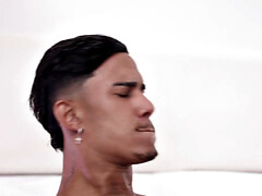 Anal, Sucer une bite, Tir de sperme, Gorge profonde, Homosexuelle, Branlette thaïlandaise, Interracial, Tatouage