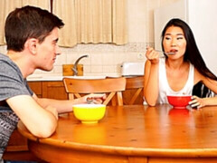 Asiatique, Sucer une bite, Brunette brune, Branlette thaïlandaise, Léchez, Chatte, Maigrichonne, Adolescente