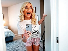 Gros cul, Grosse bite, Gros seins, Blonde, Sucer une bite, En levrette, Pov, Adolescente